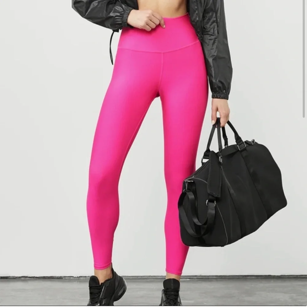 ALO Airlift Hot Pink Cropped High Rise Leggings